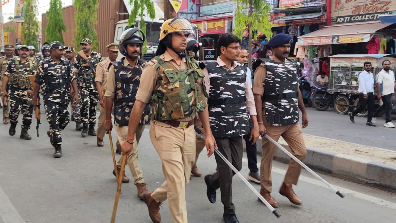 बकरीद पर्व को लेकर सोनौली में संयुक्त फ्लैग मार्च