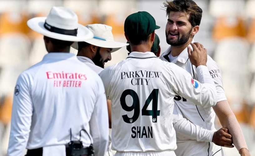 Pakistan Cricket Team : पाकिस्तान क्रिकेट टीम के ड्रेसिंग रूम में घमासान, शान मसूद और शाहीन अफरीदी में आपस में भ‍िड़ गए , जानें पूरी कहानी