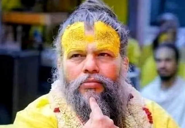 प्रेमानंद महाराज की पदयात्रा अनिश्चितकाल के लिए स्थगित, दर्शन बंद होने की खबर से भक्तों में छाई मायूसी
