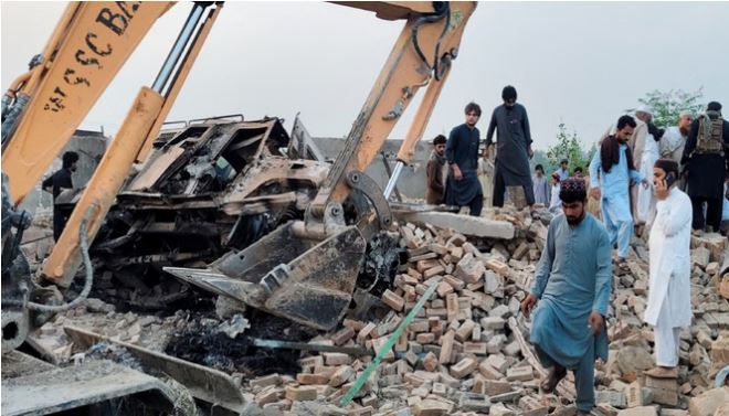 Pakistan Suicide Attack : बन्नू जिले में विस्फोटक से भरी गाड़ी पुलिस चेकपोस्ट से टकराई, 15 पुलिसकर्मियों की मौत, कई घायल