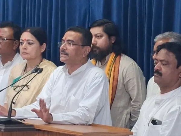सुवेंदु कैबिनेट का बड़ा फैसला, पश्चिम बंगाल में अब इमाम और पुजारियों नहीं मिलेगा वेतन