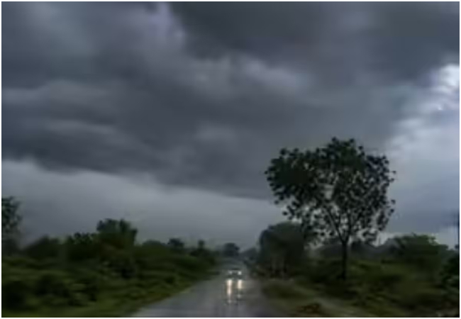 UP Rain Alert : यूपी में अगले 3 घंटों में बारिश का ऑरेंज अलर्ट जारी, इन जिलों में दिन में छाया अंधेरा
