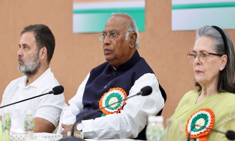 केरल के मुख्यमंत्री के नाम का कल हो जाएगा एलान, कई दौर की बैठक के बाद नाम पर लगी मुहर