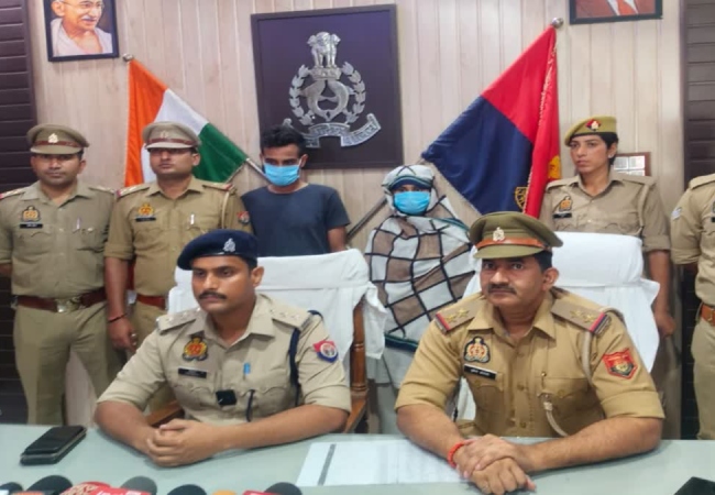 गाजियाबाद: अजीजुद्दीन हत्याकांड का खुलासा, बेटा अपनी महिला मित्र से पिता के संबंध बनवा, ब्लैकमेल कर संपत्ति मे हिस्सा पाना चाहता था