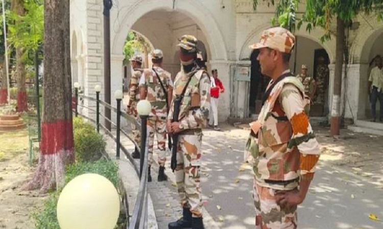 जब बड़ी संख्या में कानपुर पुलिस ​कमिश्नर कार्यालय पहुंचे ITBP के जवान तो मचा हड़कंप, जानिए क्या है पूरा मामला