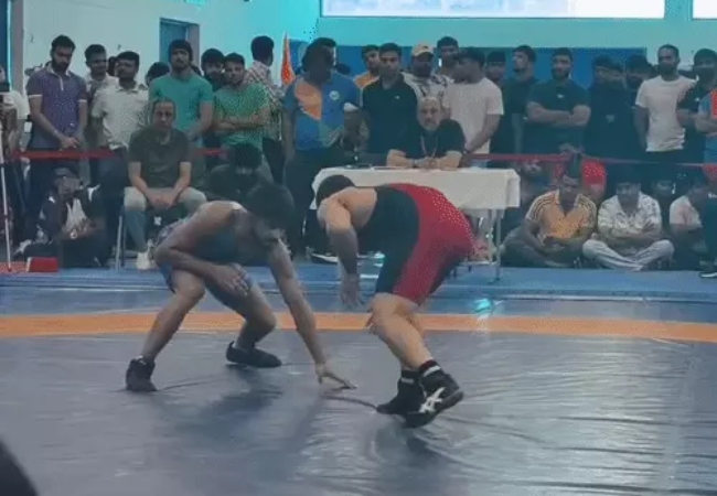 लखनऊ में एशियन चैंपियनशिप ट्रायल शुरू, इंटरनेशनल खिलाड़ियों ने भी दिखाया दम