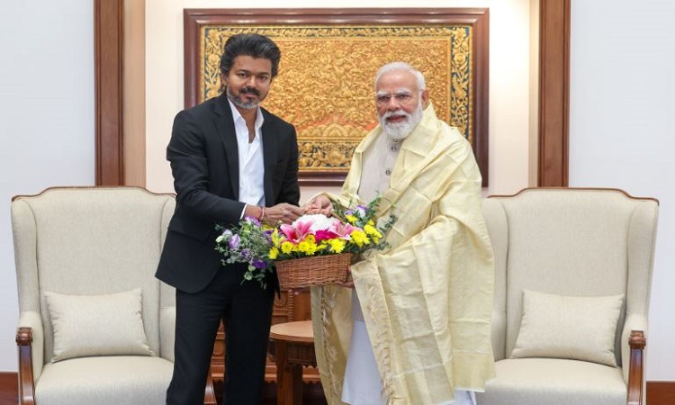 मुख्यमंत्री बनने के बाद पहली बार दिल्ली पहुंचे CM विजय, PM मोदी से की मुलाकात