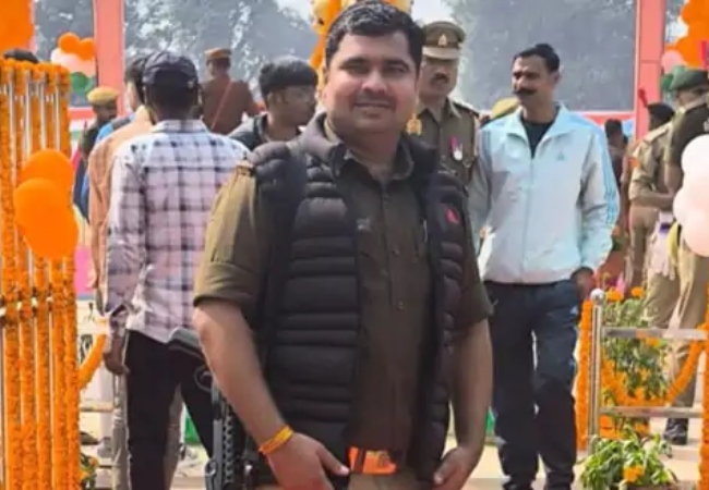 मंत्री ओमप्रकाश राजभर का गनर दुष्कर्म के आरोप में गिरफ्तार, शादि का झांसा देकर 4 साल तक करता रहा रेप