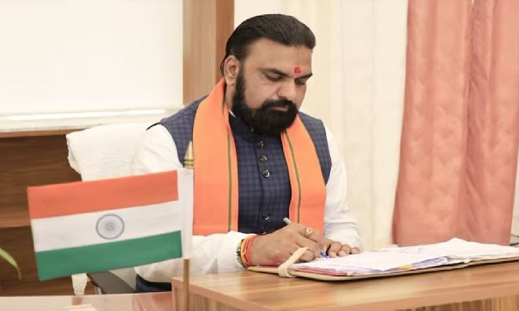 बिहार में निजी स्कूल नहीं बढ़ा सकेंगे मनमानी फीस, सीएम सम्राट चौधरी बोले-फीस, ड्रेस, किताब पर मनमानी नहीं चलेगी, नहीं तो होगी कार्रवाई