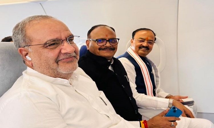 UP Cabinet Expansion: यूपी में कैबिनेट विस्तार की आ गई फाइनल डेट, ये विधायक बनेंगे मंत्री