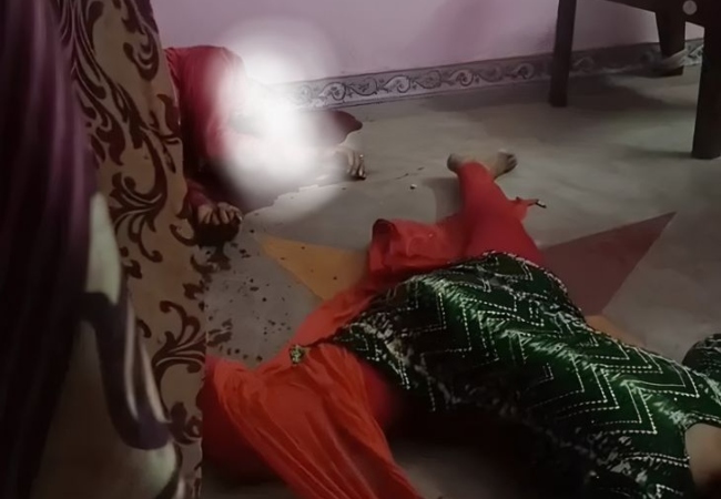 कुशीनगर: कमरे में बंद कर जीजा ने पहले साली को मारी गोली और फिर खुद को, दरवाजा तोड़कर शवों को निकाला गया बाहर