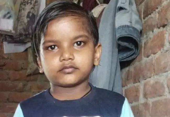 प्रयागराज: नाबालिग चाचा ने मां संग मिलकर 8 साल की भतीजी की गला रेतकर हत्या कर दी,आरोपी बच्ची को आपत्तिजनक वीडियो दिखा रहा था..