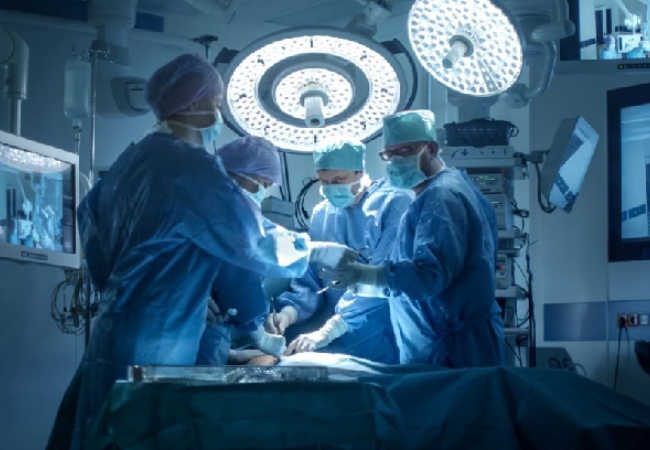 महिला की दाहिनी किडनी खराब थी, डॉक्टर ने बाईं निकाल दी: मौत के 12साल बाद, कोर्ट बोला- डॉक्टर देगा 2 करोड़ मुआवजा