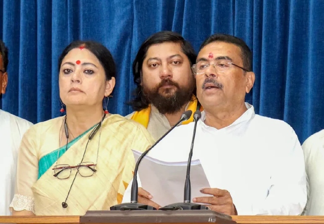 बंगाल सरकार का बड़ा फैसला: महिलाओं को हर महीने 3 हजार रुपये, सरकारी बसों में भी फ्री सफर, मदरसों की आर्थिक मदद बंद
