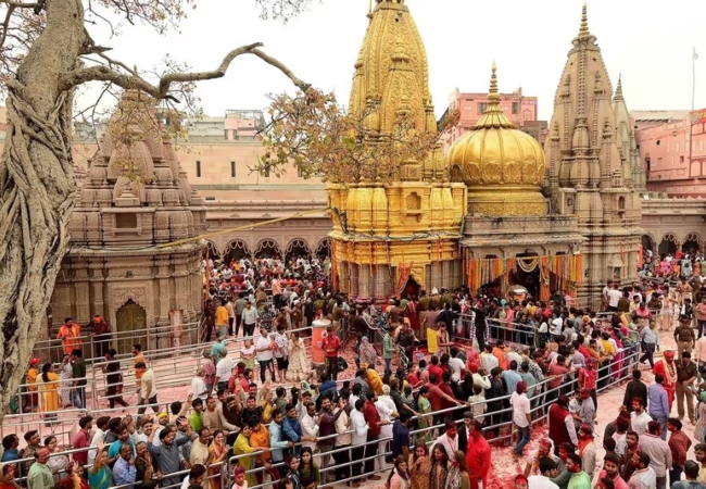 काशी विश्वनाथ में सावन के दौरान VIP दर्शन रद्द, सिर्फ सामान्य कतार से होगी सभी श्रद्धालुओं की एंट्री