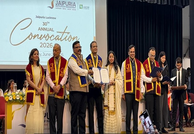 जयपुरिया संस्थान के 30वां दीक्षांत समारोह में 358 छात्रों को डिप्लोमा और दो शोधार्थियों को फैलोशिप से सम्मानित किया गया