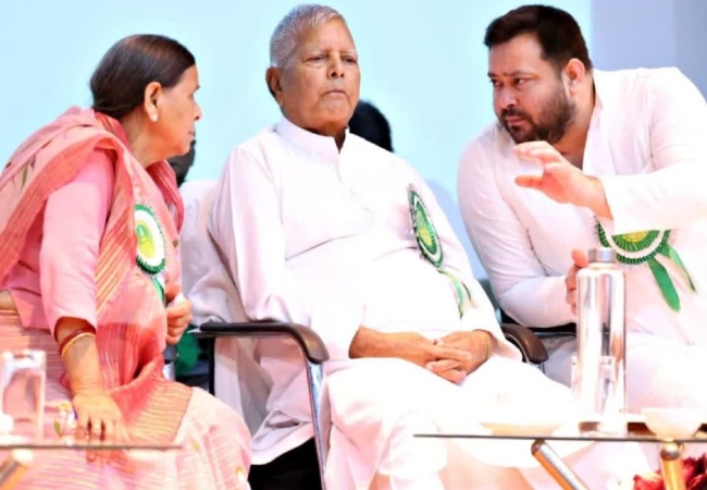 लालू और राबड़ी की Z+ सुरक्षा हटाये जाने पर तेजस्वी का बड़ा फैसला, अपने आवास पर तैनात सुरक्षाकर्मियों को भेजा वापस