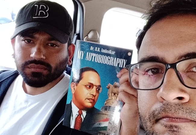 कॉकरोच जनता पार्टी चीफ अभिजीत दिपके पहुंचे दिल्ली, कहा- पांच छात्रों ने आत्महत्या की, शिक्षा मंत्री को इस्तीफ़ा देना चाहिए