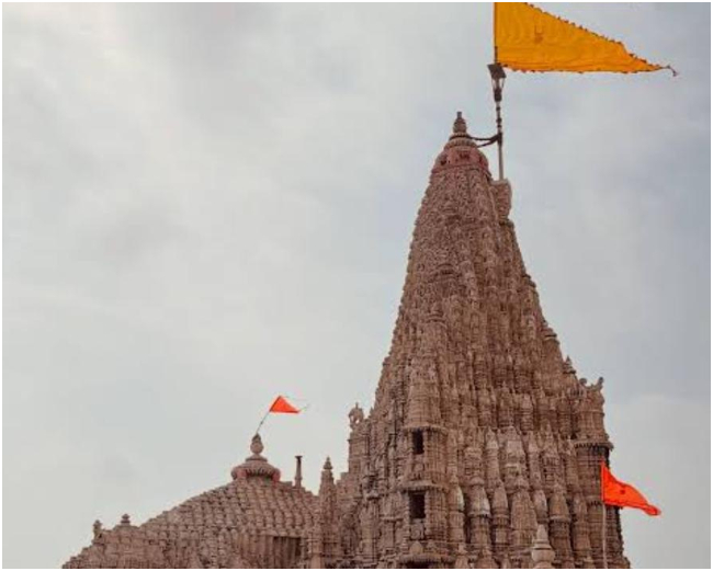 भगवान कृष्ण ने मथुरा छोड़ने के बाद बसाई थी द्वारका नगरी,उनके प्रपौत्र वज्रनाभ ने करवाया था द्वारकाधीश मंदिर का निर्माण