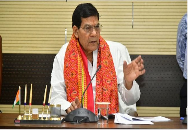 ऊर्जा मंत्री एके शर्मा ने यूपीपीसीएल चेयरमैन आशीष गोयल के बीच मतभेद उजागर, पत्र लिखकर मांगा जवाब