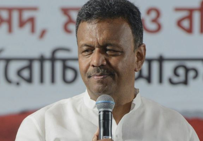 Breaking News : कोलकाता नगर निगम के मेयर पद से फिरहाद हकीम ने दिया इस्तीफा