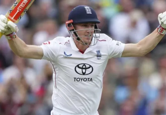 ICC Test Rankings : इंग्लैंड के हैरी ब्रूक बने नंबर-1 बल्लेबाज, गिल-सुंदर ने लगाई लंबी छलांग
