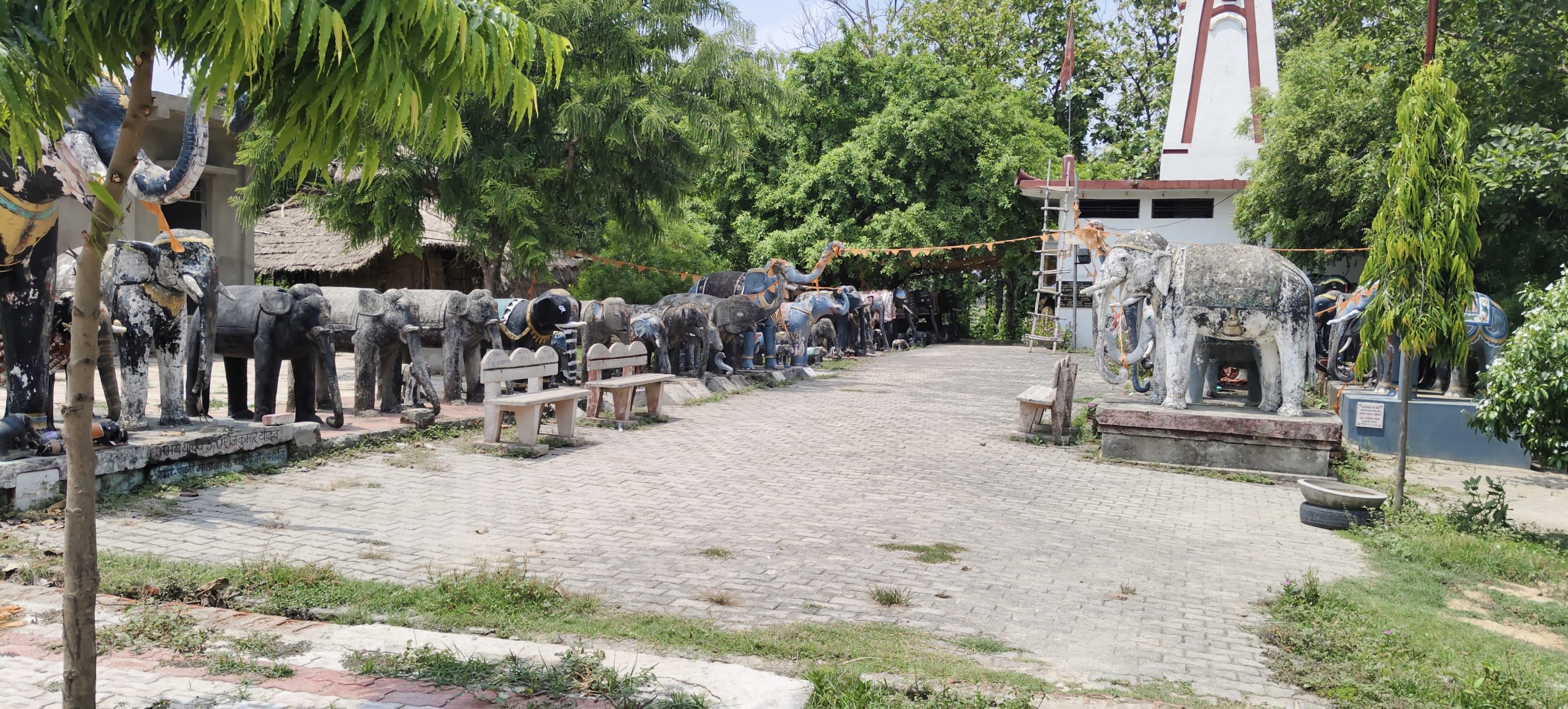 सोनौली:कोटई माता मंदिर में जलभराव से उठे करोड़ों के निर्माण पर सवाल, जांच की मांग तेज