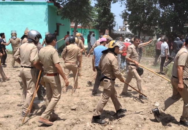देहरादून में भाजपा नेता की हथौड़े से पीट-पीटकर हत्या से भारी बवाल, आरोपियों के घरों पर चला बुलडोजर