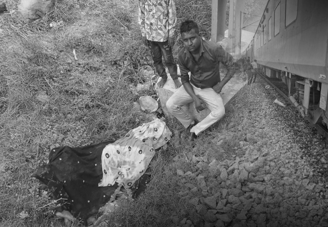 आग लगने की अफवाह बनी मौत का कारण, ट्रेन से उतरकर भागे यात्री दूसरी ट्रेन की चपेट में आए: 4 की मौत