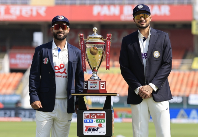 IND vs AFG Test Live : भारत ने टॉस जीतकर चुनी बल्लेबाजी, 15 साल बाद प्लेइंग इलेवन को लेकर बड़ा फैसला