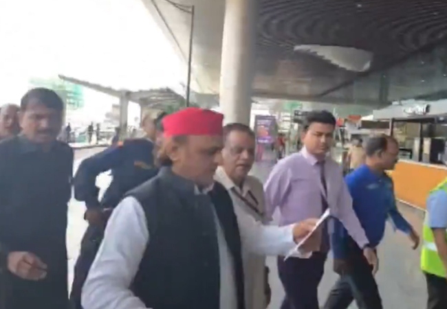 दिल्ली में इंडिया गठबंधन की अहम बैठक आज, अखिलेश यादव लखनऊ से मीटिंग के लिए रवाना