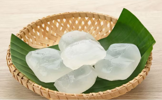 Ice apple Benefits : बर्फ जैसा दिखने वाला ये फल गर्मी में देता है ठंडक, लोग कहते हैं नेचुरल समर कूलर