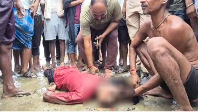 UP News : श्रावस्ती की राप्ती नदी में तीन किशोरियां डूबी, आवाज सुन दौड़े ग्रामीण, एक को बचाया, एक की मिली लाश