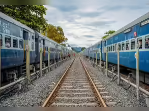 Live Train Platform Tracking : ट्रेन पकड़ने के लिए मोबाइल पर मिलेगा प्लेटफॉर्म चेन्ज का लाइव अपडेट, ऐसे On करें फीचर