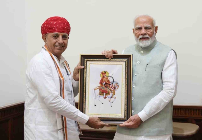 रिपोर्ट : केंद्रीय मंत्री भागीरथ चौधरी ने मंत्रिपद का उठाया फायदा? अपने ही मंत्रालय से 'खीरे की खेती' के लिए ली 99 लाख रुपये की सब्सिडी