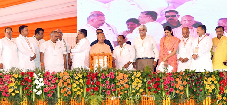 जब नीयत साफ होती है तो नीति और नेतृत्व स्वयं विकास का मार्ग प्रशस्त करते हैं: सीएम योगी