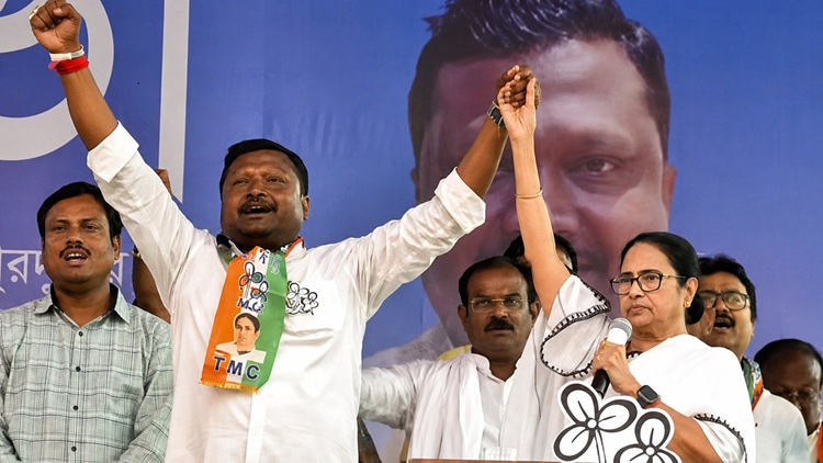 TMC को एक के बाद एक लग रहे बड़े झटके: अब तक तीन राज्यसभा सांसदों ने दे दिया इस्तीफा