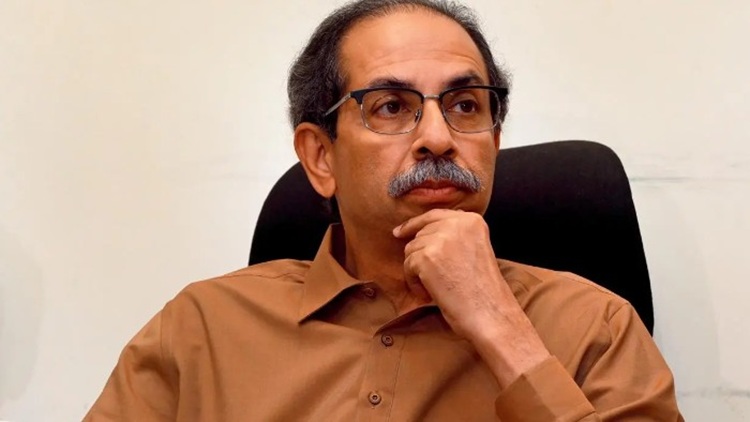 शिवसेना UBT में बड़ी टूटी: उद्धव ठाकरे के खेमे में बगावत, संसदीय दल की बैठक में नहीं पहुंचे छ​ह बागी सांसद