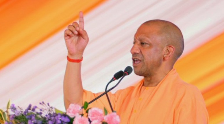 अब माफिया मिट्टी में मिल गए हैं या फिर जेल में हैं...हमीरपुर में विपक्ष पर जमकर बरसे सीएम योगी