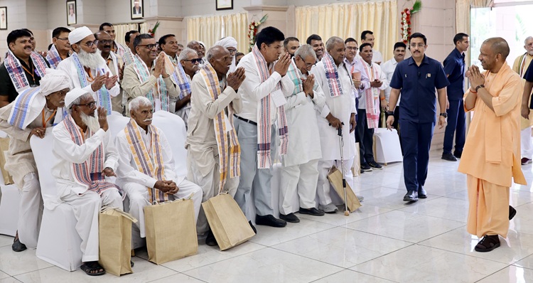 नोएडा इंटरनेशनल एयरपोर्ट, जेवर से फ्लाइट सेवा का हुआ शुभारंभ: CM बोले-अन्नदाता किसानों का है अमूल्य योगदान