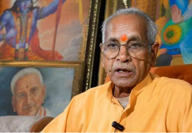 ट्रस्ट से हटाए जाने के बाद चंपत राय का पहला बयान, चौपाई 'धीरज धर्म मित्र अरु नारी, आपद काल परिखिअहिं चारी' लिखकर दिया जवाब