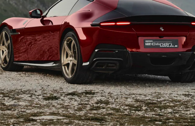 Ferrari 12Cilindri Manuale : फेरारी 12सिलिंड्री मैनुअल सिर्फ 1,499 लोग ही खरीद पाएंगे ! जानिए क्या है खास