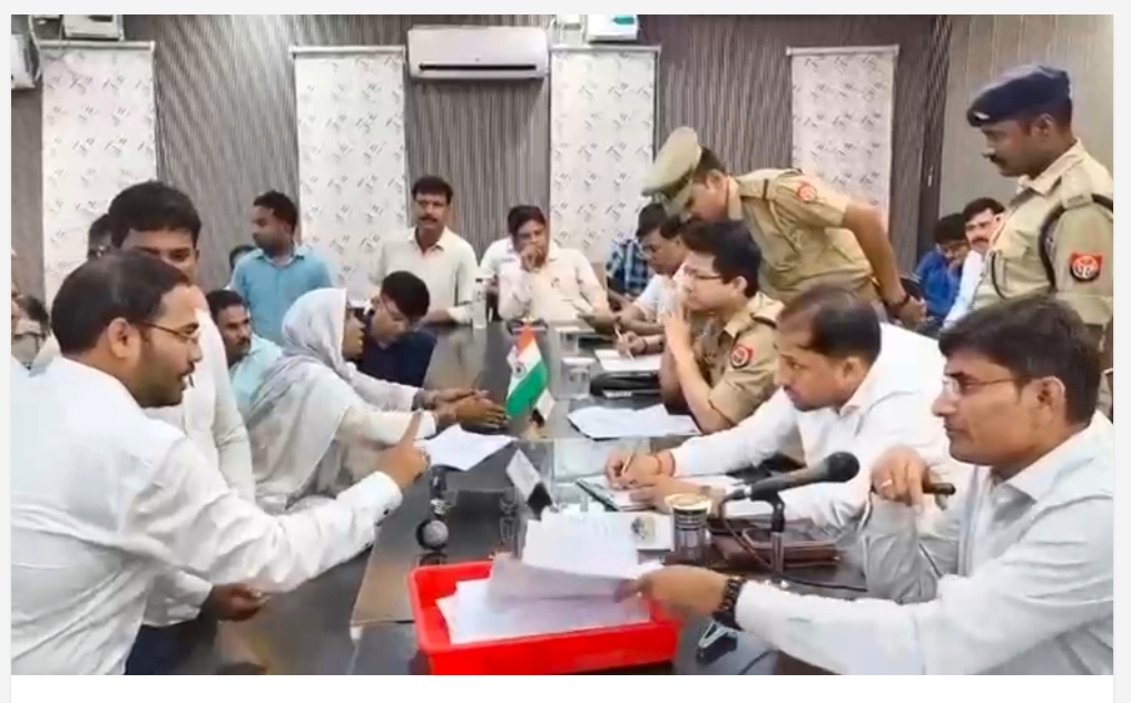 सम्पूर्ण समाधान दिवस का वीडियो वायरल, नायब तहसीलदार के हाव-भाव पर उठे सवाल