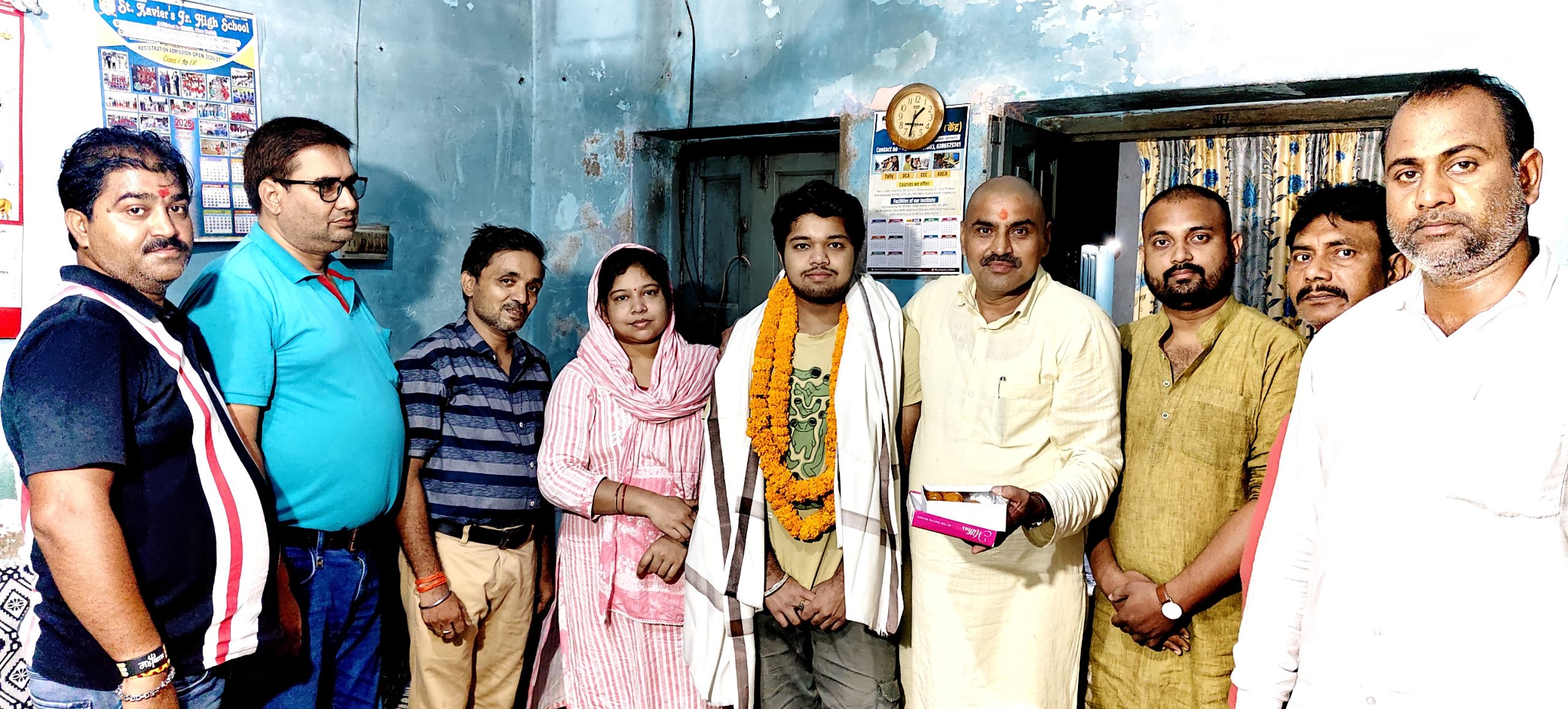 भाजपा नेता जितेंद्र जायसवाल ने NEET में 6316वीं रैंक हासिल करने वाले जिज्ञास कौशल को किया सम्मानित
