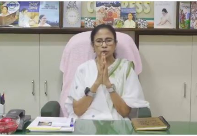 Video-ममता बनर्जी ने भाजपा को दी खुली चुनौती, बोलीं-'मुझे चुप कराने और TMC को खत्म करने के लिए आपको मुझे मारना पड़ेगा'