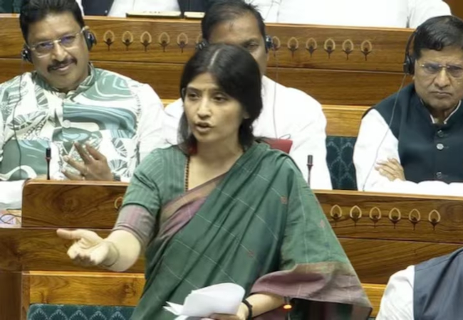 लोकसभा में डिंपल यादव का हमला, बोले- 'बच्चों को नहीं झुका पाए, इसलिए उनकी आवाज दबाई गई'