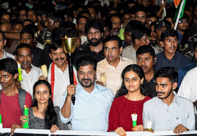 जेन-Z को लेकर कांग्रेस ने चला 'मास्टर स्ट्रोक',तेलंगाना CM रेवंत रेड्डी बोले- चुनाव लड़ने की उम्र हो 21 वर्ष
