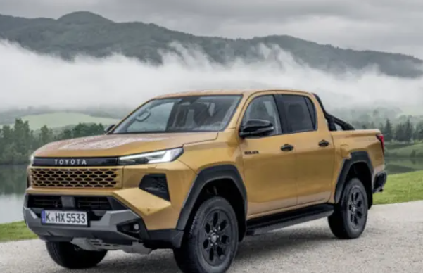 Toyota Hilux : आ रही टोयोटा हिलक्स, 360-डिग्री कैमरा के साथ पहले से ज्यादा हाईटेक होगा केबिन