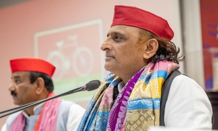 भगवान के नाम पर राजनीति करने वालों की सच्चाई अब जनता के सामने आ चुकी: अखिलेश यादव