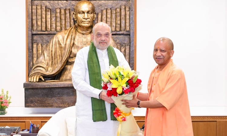 केंद्रीय गृहमंत्री से मिले सीएम योगी, करीब 40 मिनट दोनों नेताओं के बीच हुई चर्चा